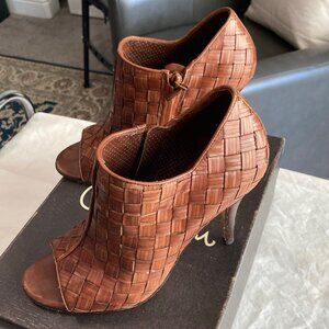 Cole Haan Nike Air Cassandra Brown woven peep-toe booties Size 7.5B